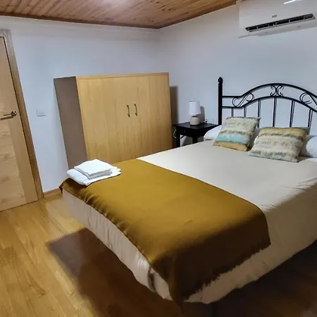 Feriehus Casa Cerralleiro. Casa Vacacional En Parada De Sil. Ribeira Sacra.